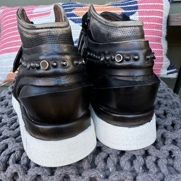 NEW AS98 37 DISTRESSED ICE DYNASTAR EMBELLISHED SNEAKERS best for 6.5-7 US. - Picture 5 of 6